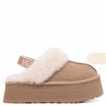 UGG WOMEN’S FUNKETTE SAND