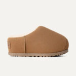 UGG Pumped Slide Chestnut